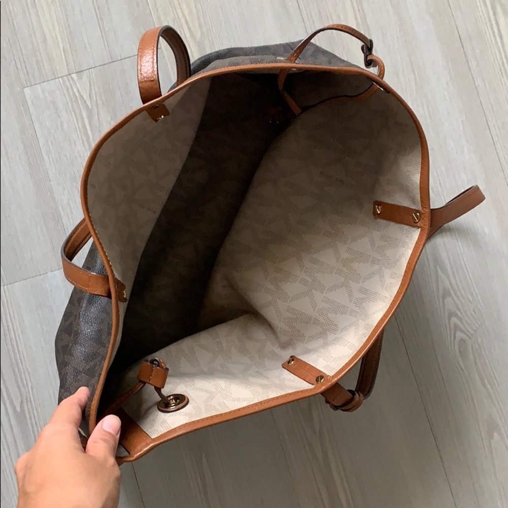 Michael Kors Bag - Picture 10 of 11